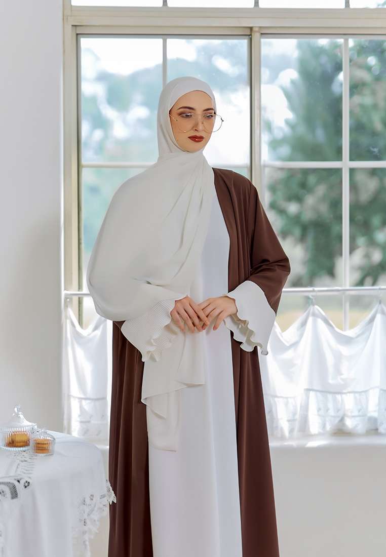UYANAA ABAYA SET - DARK CEDAR ( Defect )